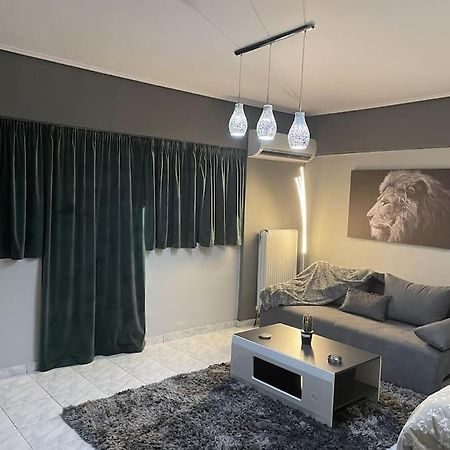 Central Modern Apartment ヴォロス エクステリア 写真