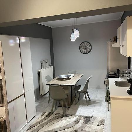 Central Modern Apartment ヴォロス エクステリア 写真
